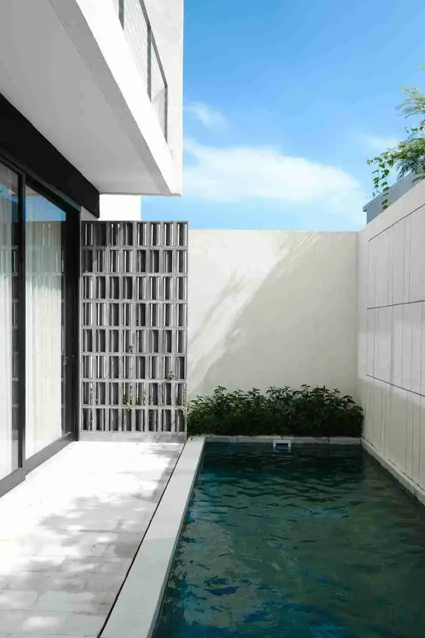 dijual villa baru lantai 2 lokasi semer kerobokan - Image 2 of 10