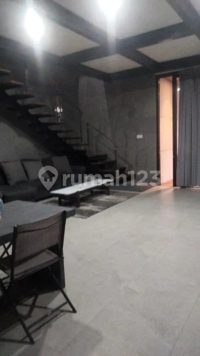 Rumah Exclusive dan Baru di Renovasi - Image 2 of 4