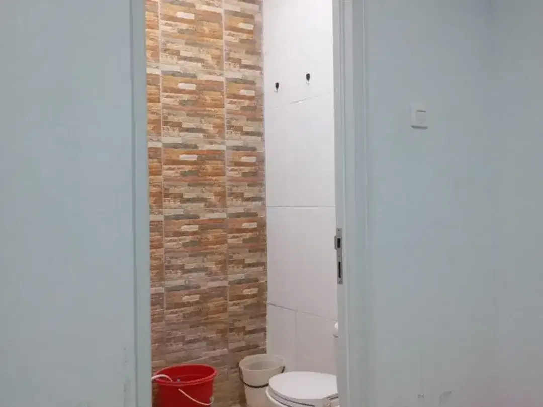 Rumah Bagus 2 Lantai Full Furnished Disewakan, di Area Jimbaran - Image 9 of 10
