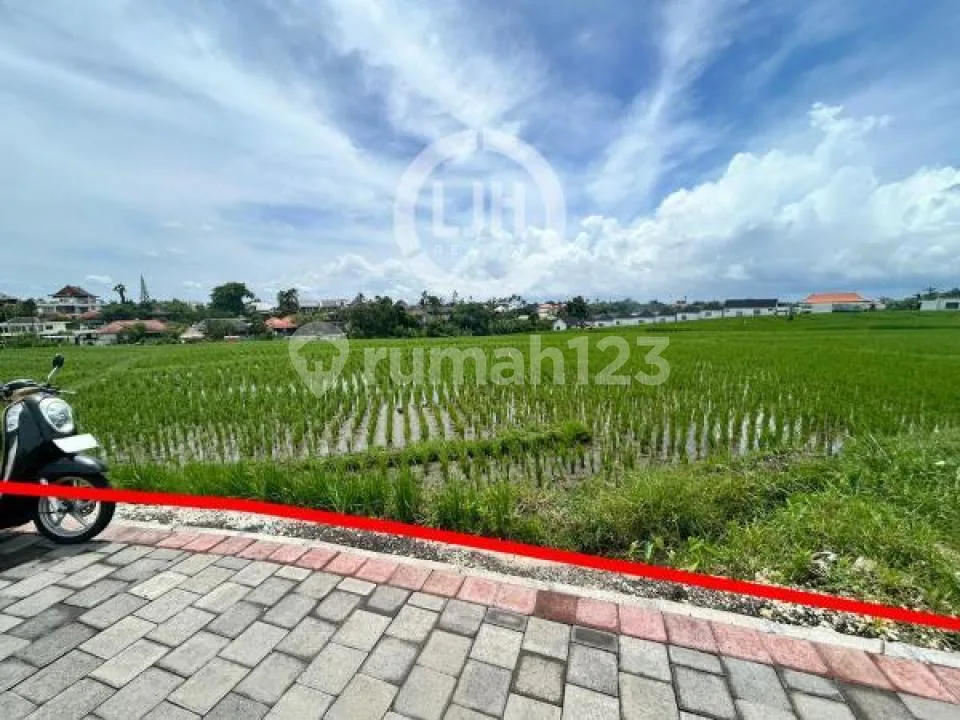 Land With Beautiful Rice Field View At Pererenan, Located In Quiet Area, Close To Babadan Beach And Pererenan Beach - Image 2 of 4