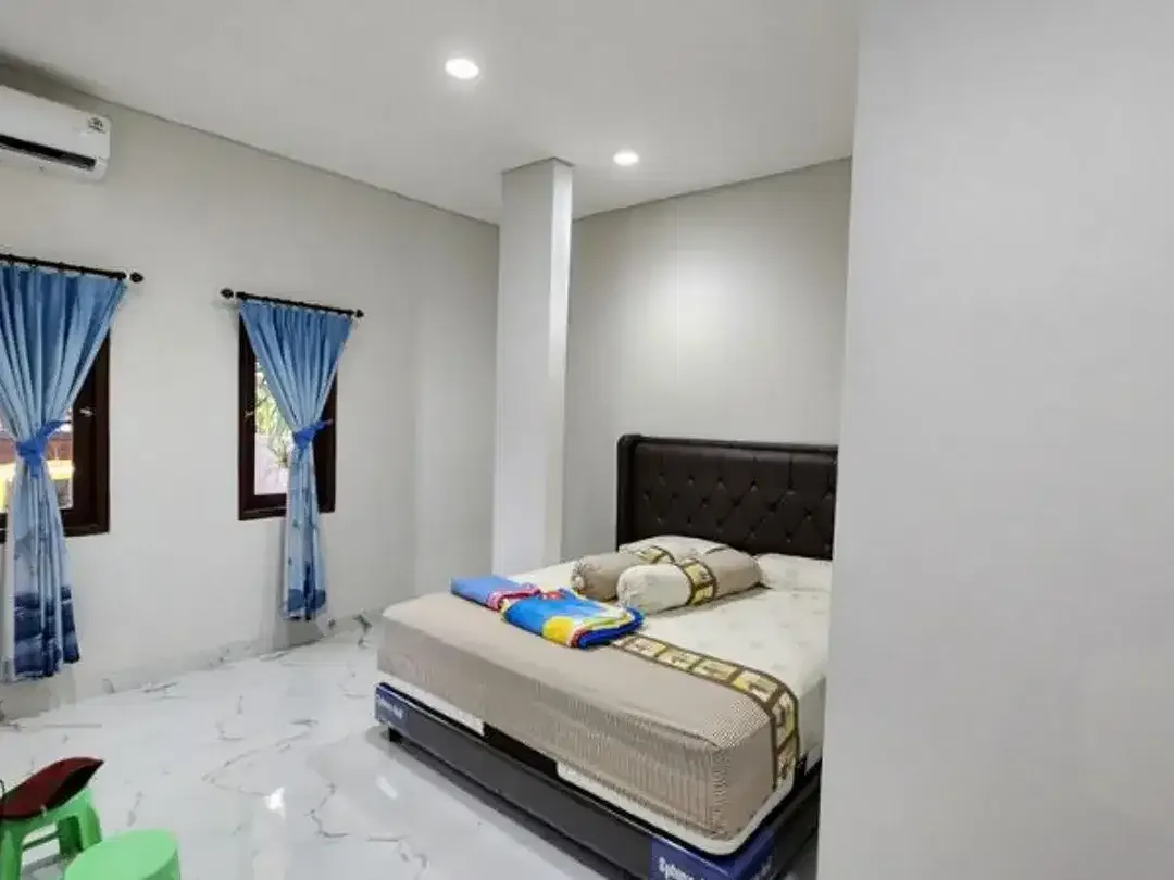 MODERN HOUSE IN TAMAN MUMBUL COMPLEX NUSA DUA BADUNG - Image 9 of 10