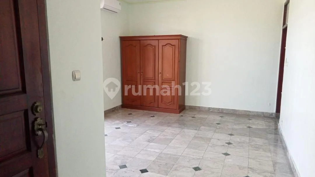 Rumah 2 Lantai 4Kt Strategis di Denpasar Selatan - Image 3 of 4