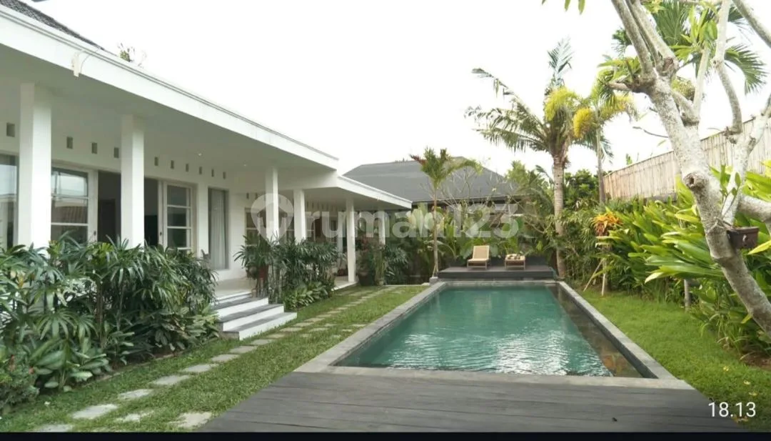 Villa Luas dengan 4 Kamar Tidur Fully Furnished - Pererenan - Image 4 of 4