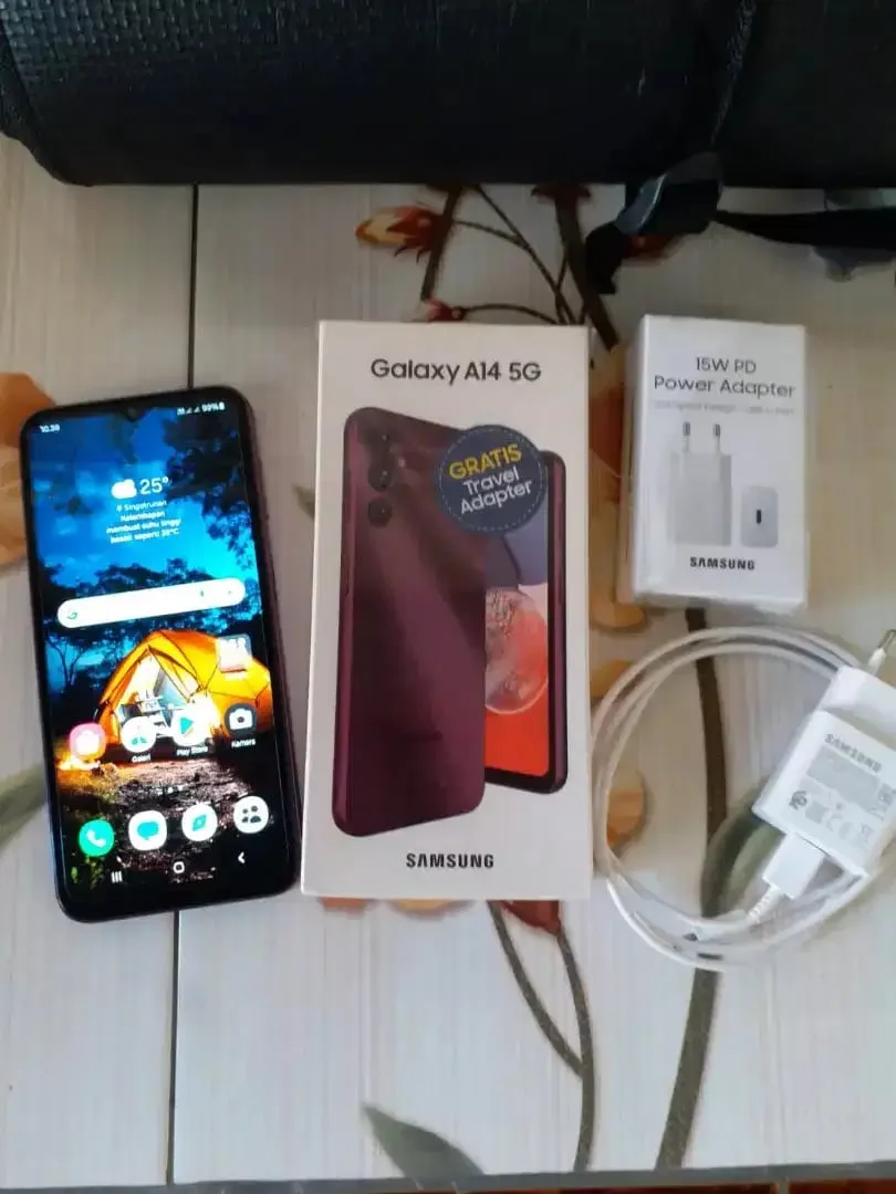 Samsung Galaxy A14 5G Dark Red - Image 1 of 8