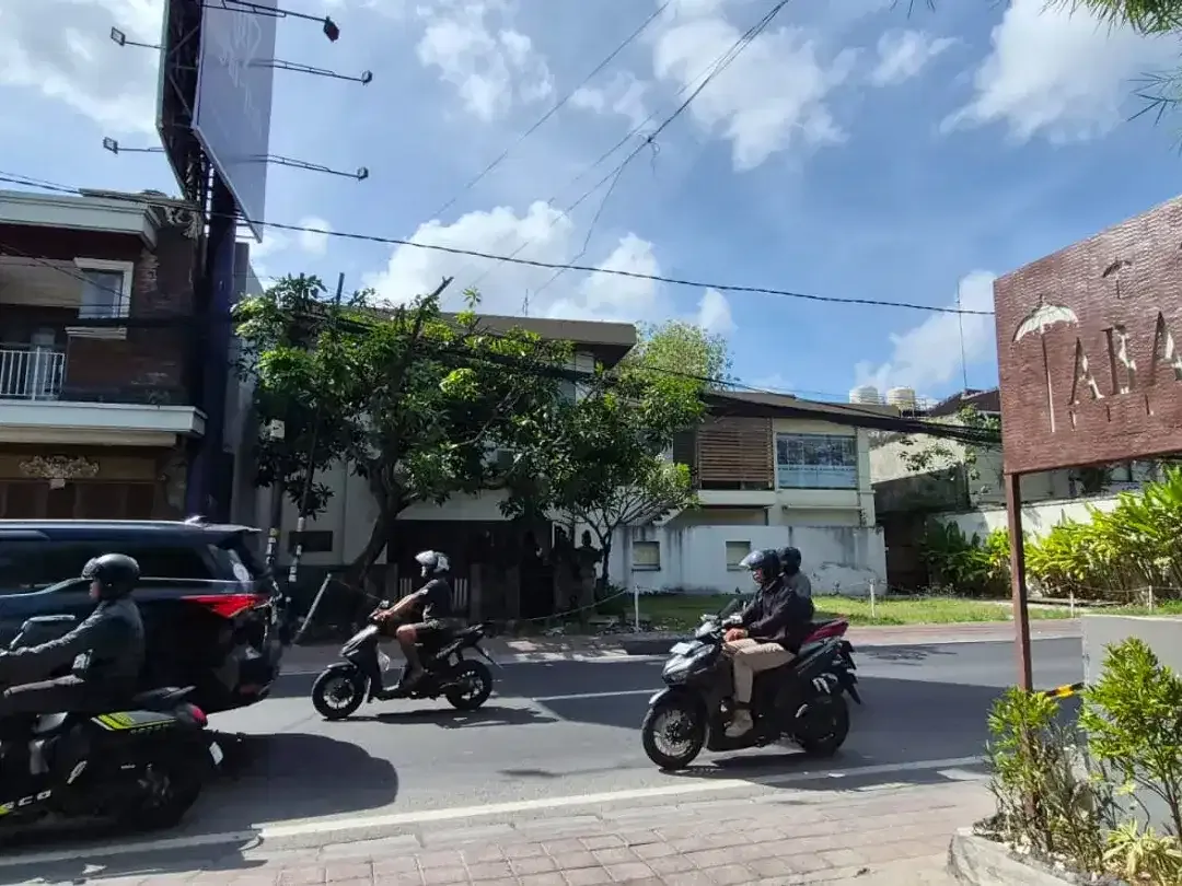 Leasehold - Rare Commercial Land Opportunity in prime area Petitenget, Seminyak, Bali - Image 4 of 6