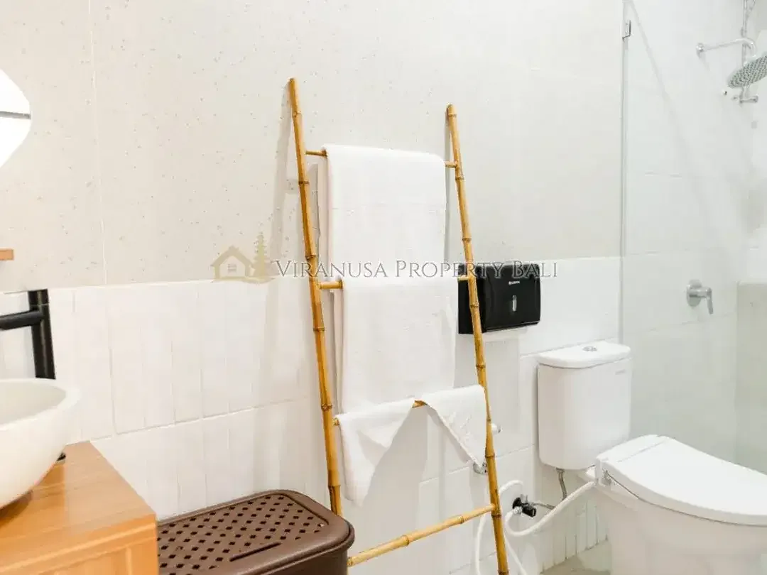 Rare Opportunity - Villa 5 Bedroom Fully Furnished di Canggu - Image 2 of 10