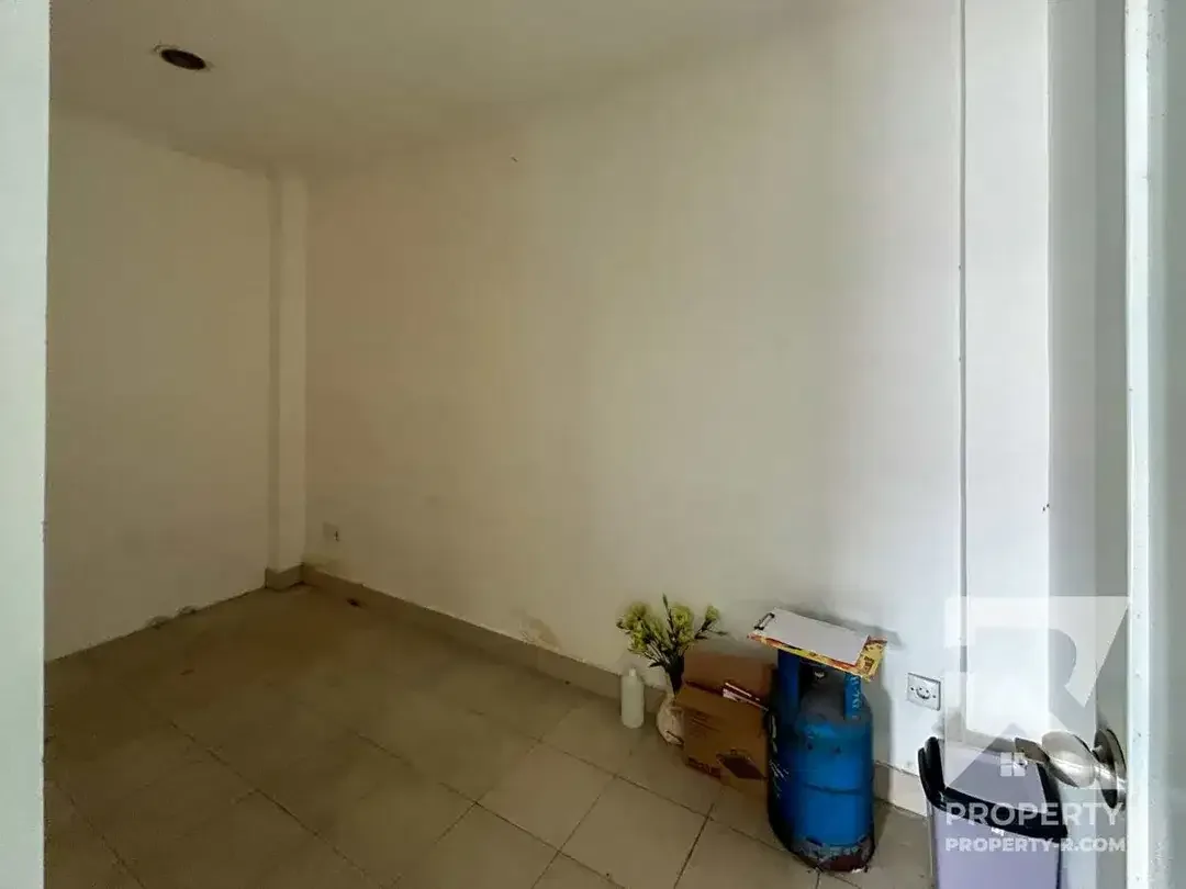 Commercial Office Retail Space in Beachside Sanur for Rent Monthly - Image 3 of 6