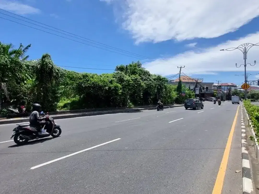 LOKASI LANGKA! TANAH KOMERSIAL BYPASS NGURAH RAI DEKAT BANDARA DIJUAL - Image 2 of 10