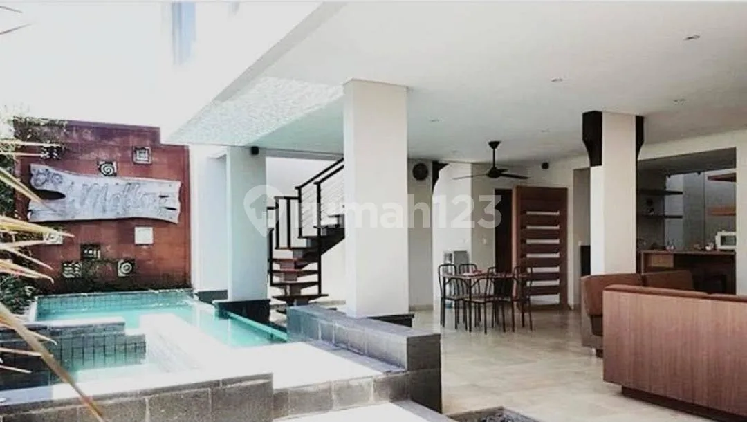 Villa Full Furnished Ada Kolam Renang 2Lt Siap Huni di Umalas - Image 1 of 4