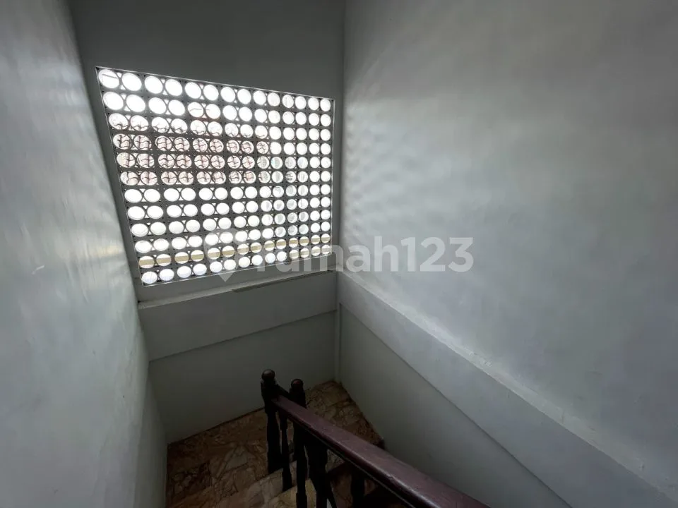 Disewakan Rumah/Kantor 3 Kamar Tidur di Denpasar Barat - Image 4 of 4