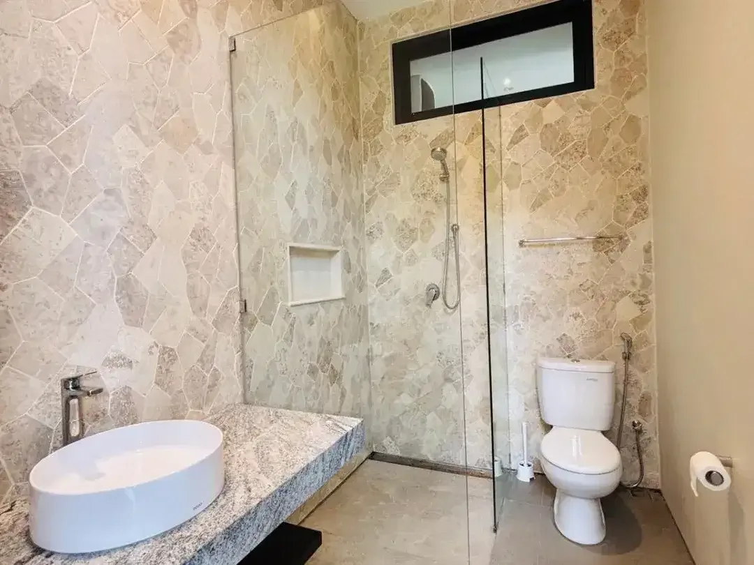 Dijual Villa Modern 2 Lantai Dengan 2 Kamar Tidur Di Area Umalas - Image 8 of 10