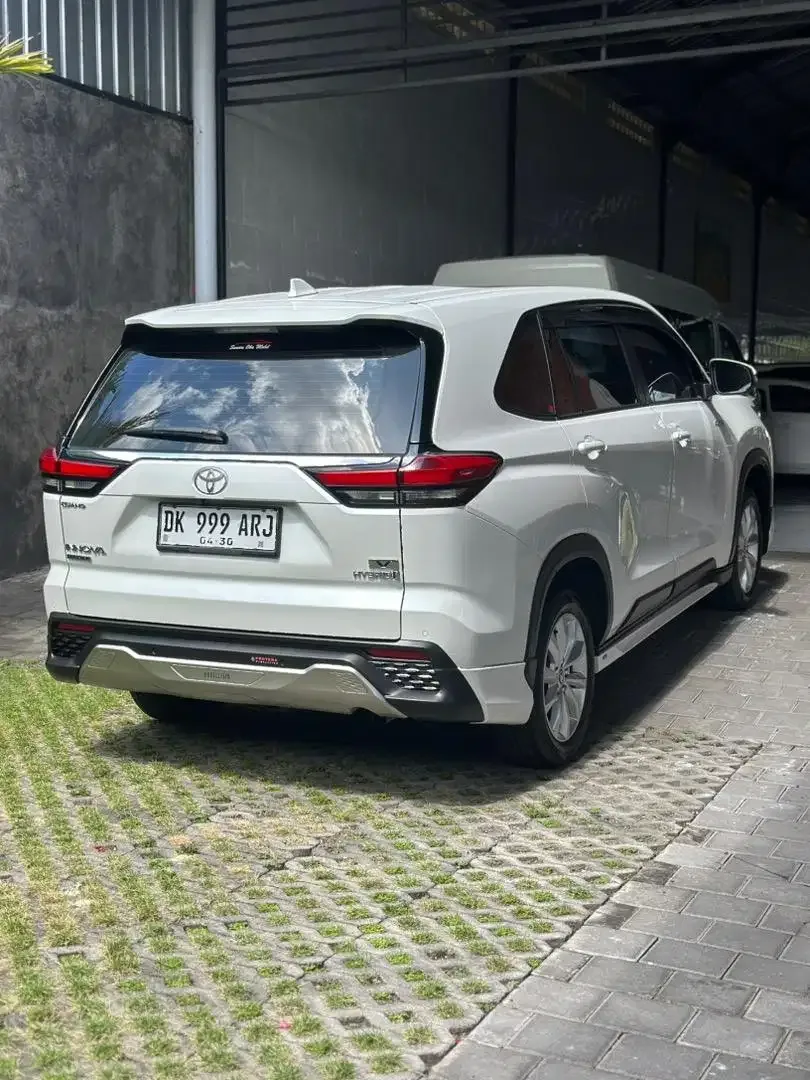 INNOVA ZENIX V HYBRID 2025 MODELISTA ASLI BALI LOW KM - Image 3 of 10