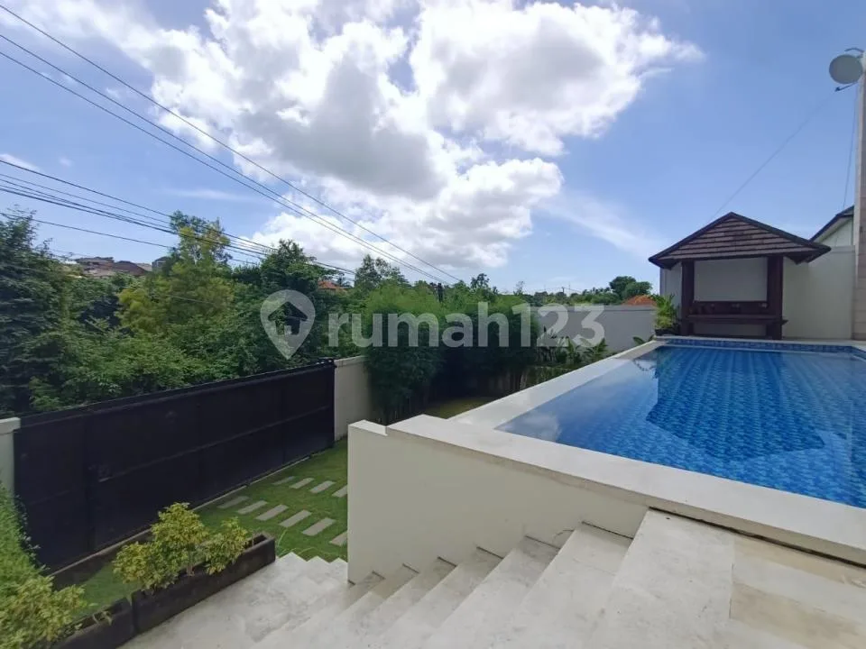 Yearly Rental, Wonderful Villa At Strategic Location Near Melasti Beach, Ungasan - Image 3 of 4