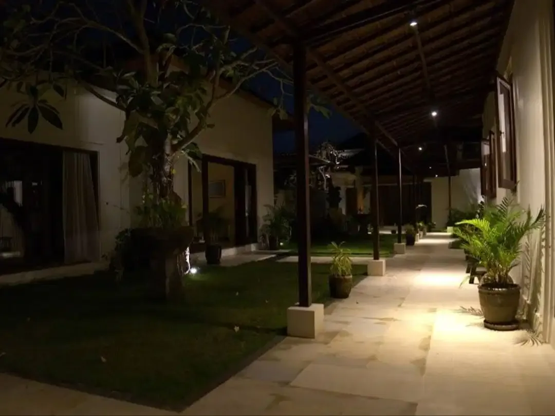 Villa Tropis Modern di Blongkeker Puri Gading Jimbaran - Image 10 of 10