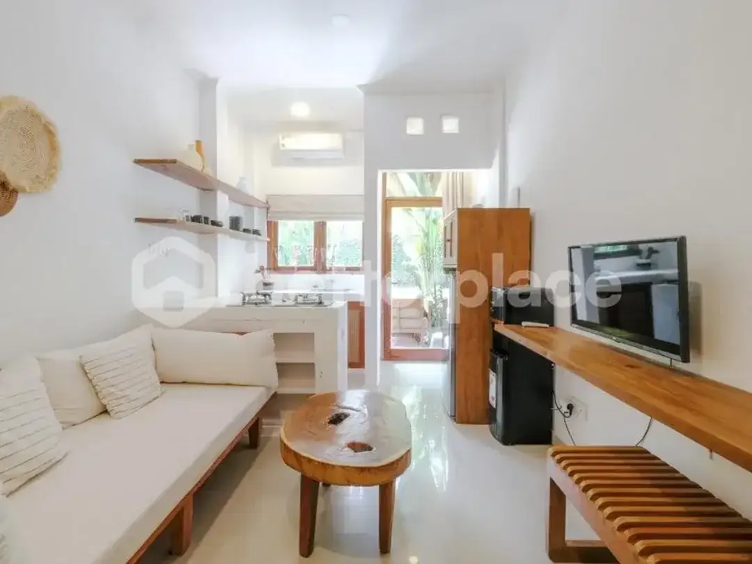 Investment Opportunity in Canggu – Modern Leasehold 1-Bed Villa Townhouse Close to Pererenan Beach - Image 2 of 10