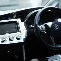 Toyota Kijang Innova 2.0 G MT Tahun 2017 - Image 3 of 9