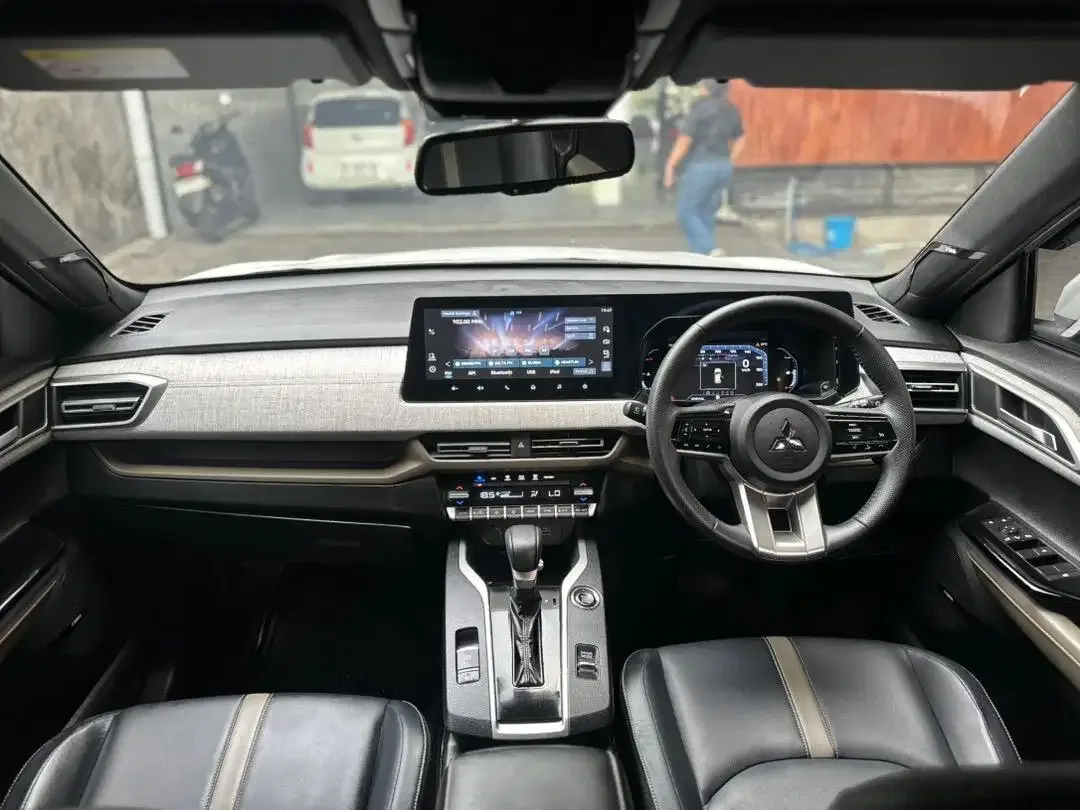 XFORCE ULTIMATE 2024 MATIC LOW KM TERIMA DK - Image 8 of 10