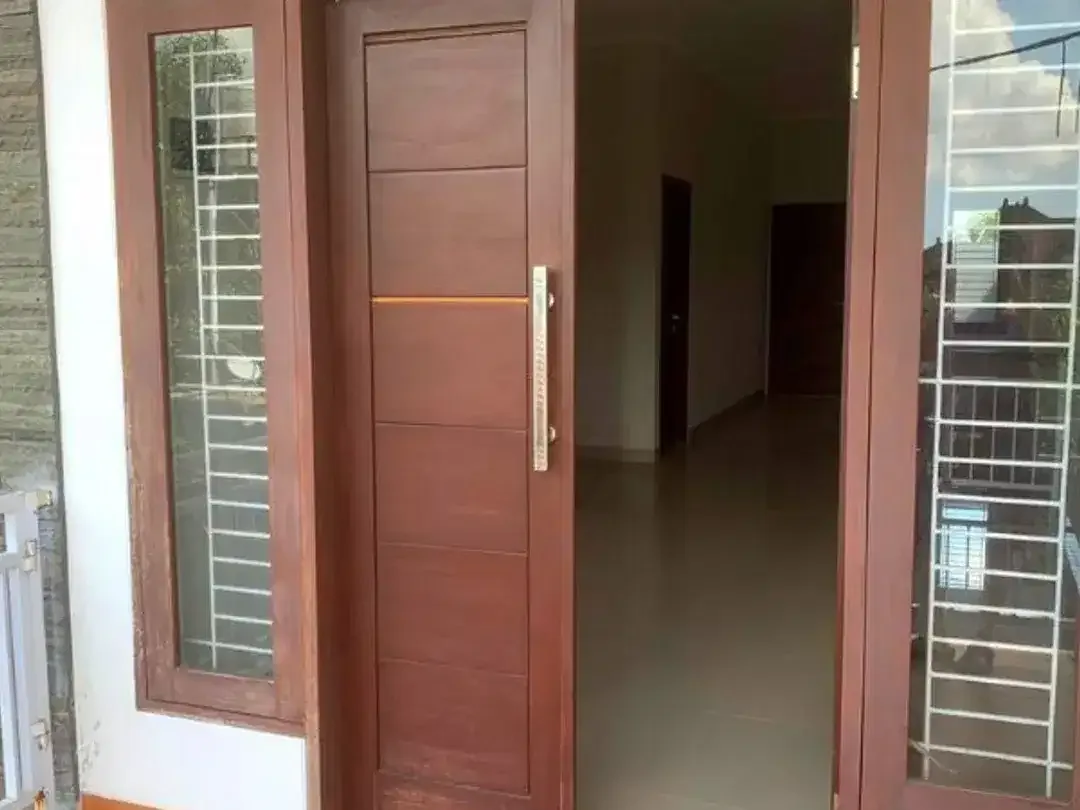 RUMAH PRAKTIS 2 LANTAI DI SWAMANDALA PADANGSAMBIAN KAJA DENPASAR, BALI - Image 2 of 10