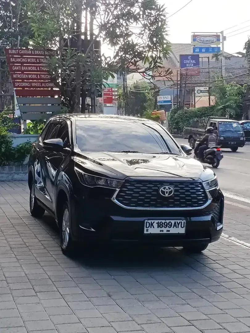 INNOVA ZENIX BENSIN ASLI BALI SEPERTI BARU ISTIMEWA - Image 1 of 10