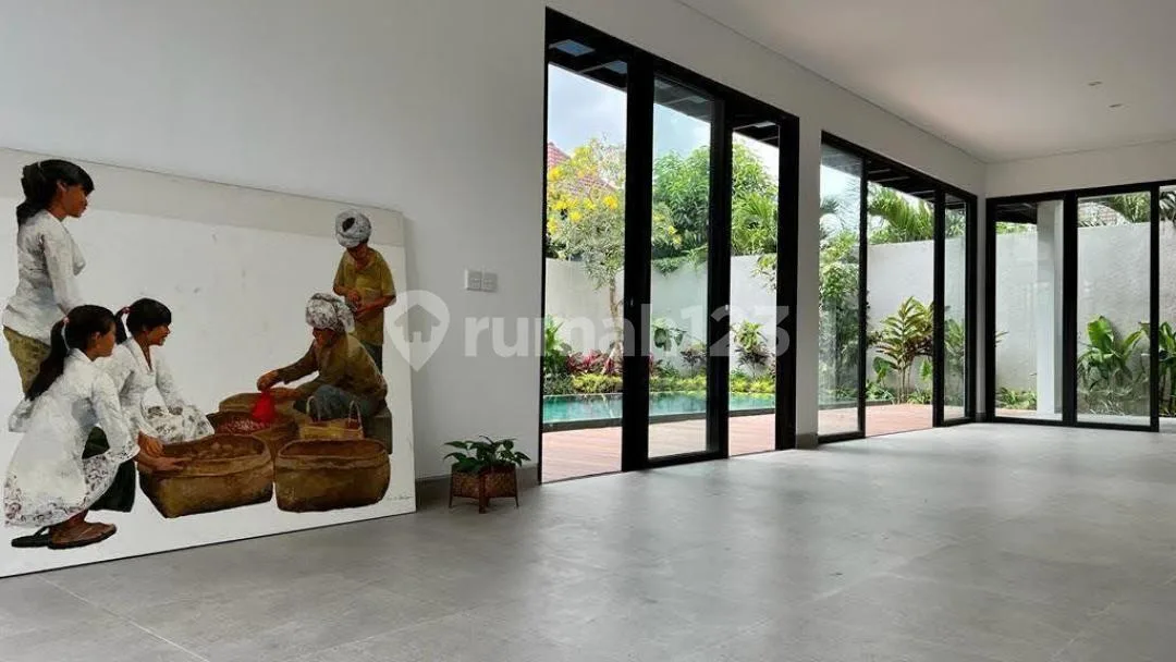 Villa 2,5 Lantai Furnish Pool Siap Huni Strategis di Jimbaran - Image 3 of 4