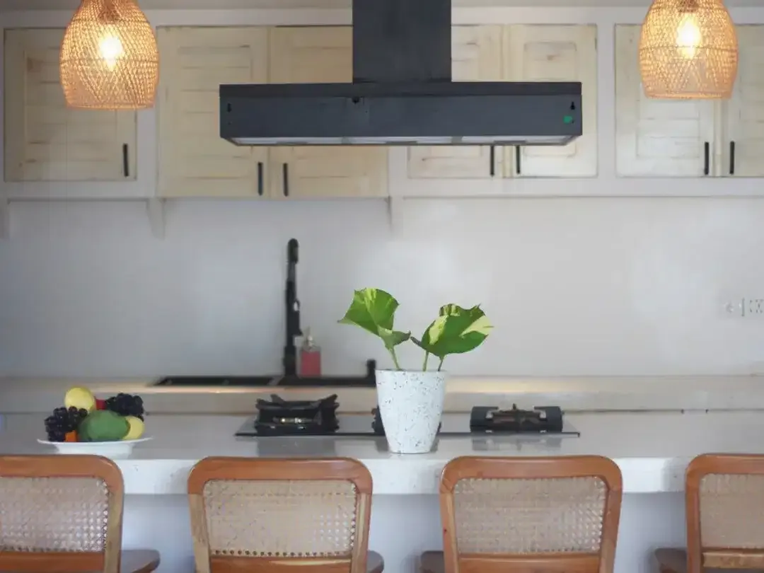 Leasehold - Contemporary 2-Bedroom Villa in Umalas with Rooftop Pool and Scenic Views - Image 1 of 10