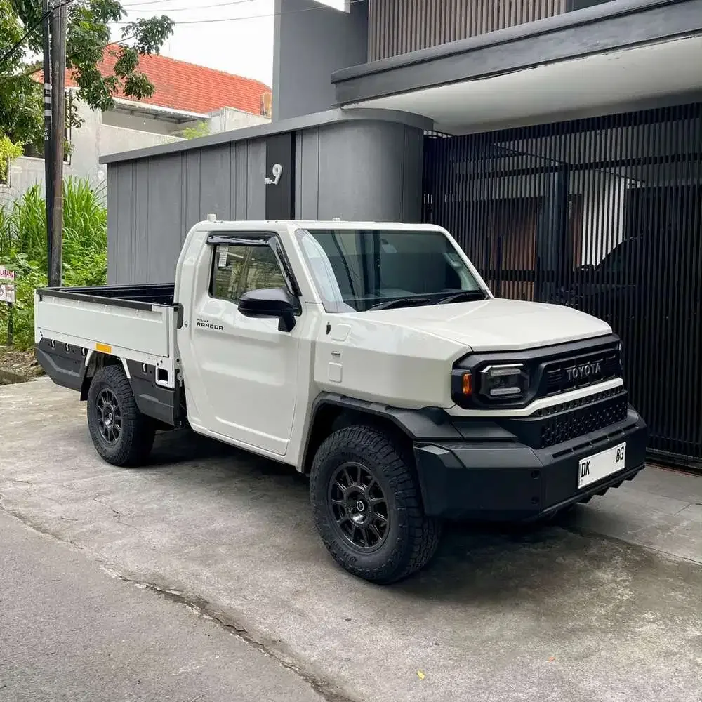 Toyota HILUX 2025 Diesel - Image 1 of 7