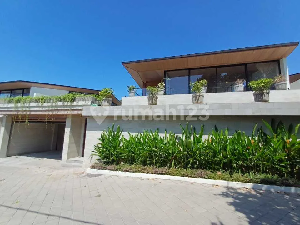 Luxury Villa 4 Bedrooms 500MÂ² Ocean View Matahari Terbit Sanur Denpasar - Image 3 of 4
