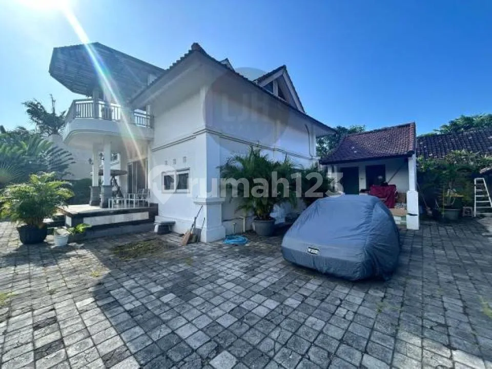 Maintained 2 Storey House at Kuta Area, Located In Tourist Area, It Has a Big Garden, Closse to Sunset Road, Seminyak and Kuta Beach - Image 3 of 4
