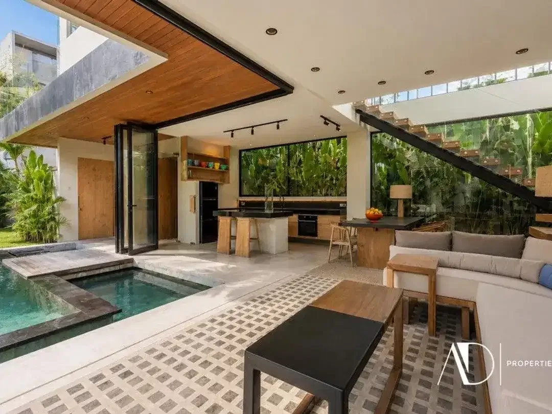 LEASEHOLD | CONTEMPORARY TROPICAL 3-BEDROOM VILLA NEAR SESEH BEACH - Image 3 of 10