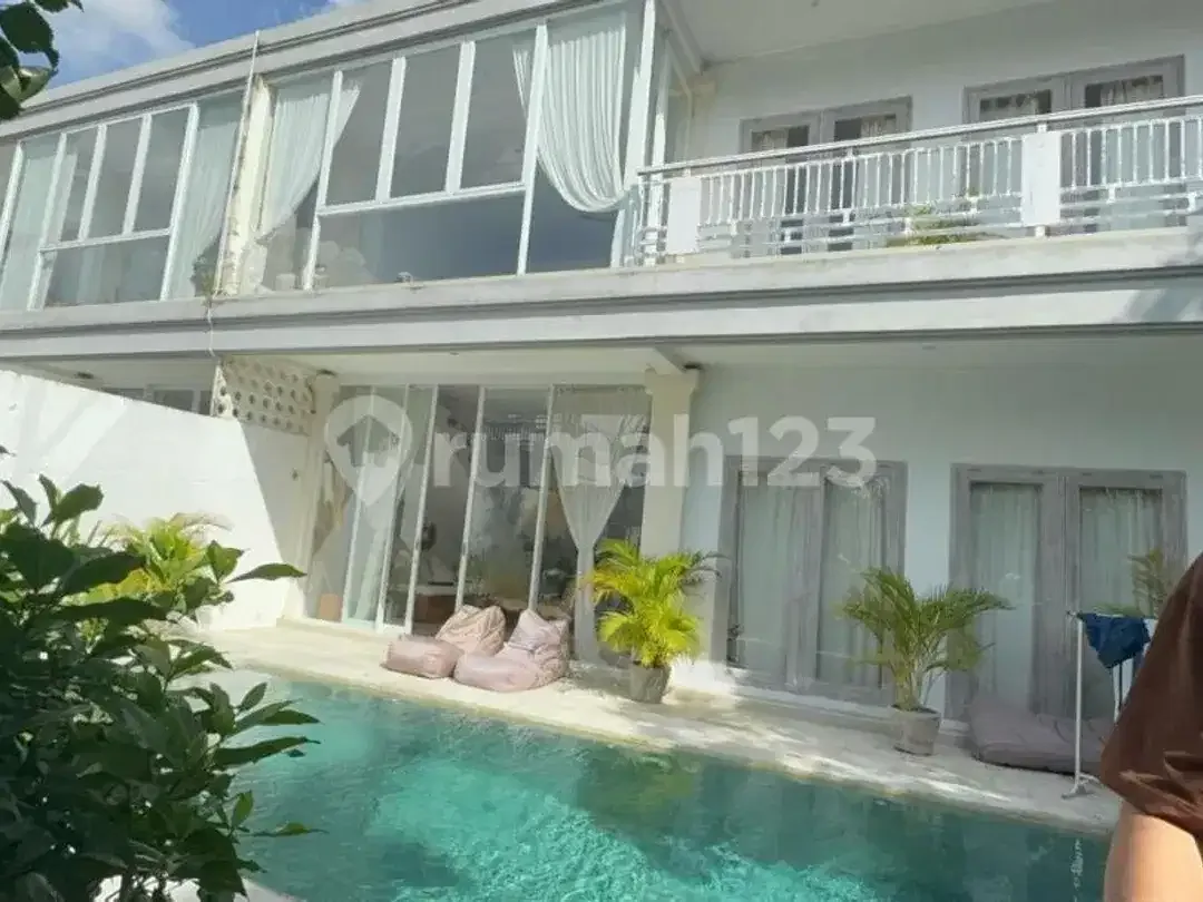 Dijual/Disewakan Villa Kembar di Jantung Kota Canggu - Image 1 of 10
