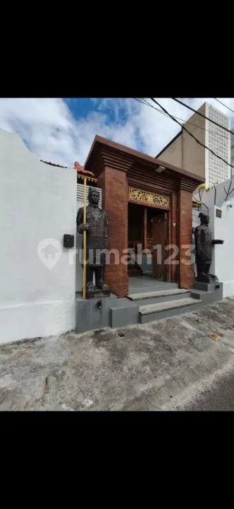 Disewakan Rumah Joglo Furnished di Seminyak - Image 1 of 4