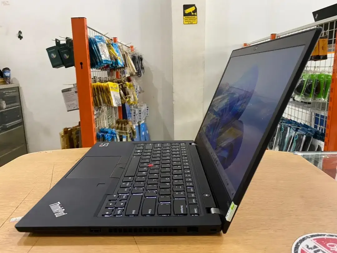 Lenovo ThinkPad T495 Amd Ryzen 7 Pro SSD 256GB Ram 16GB VGA 2GB Touchs - Image 5 of 10