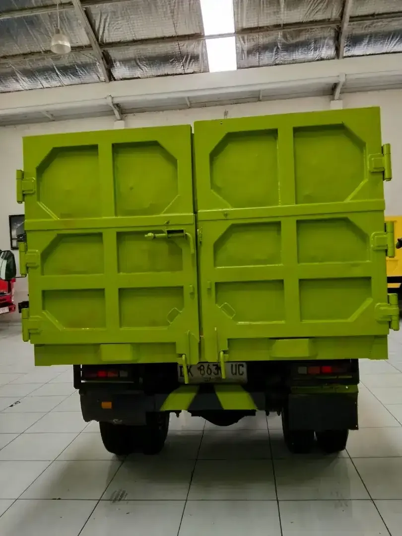 Hino Dutro Dump Truck 2023 - Image 4 of 6
