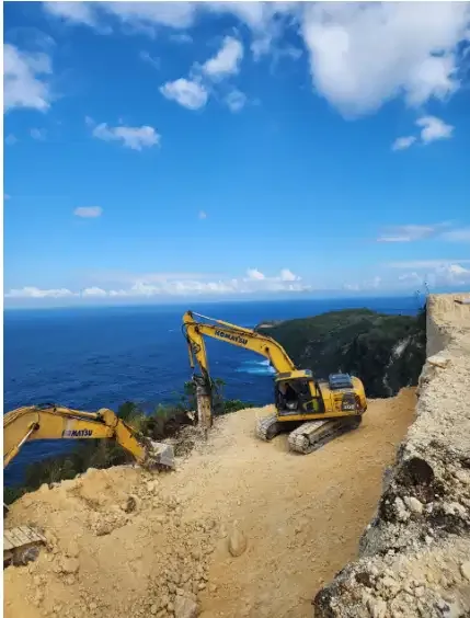 Land Near Sea Cliff Of Nusa Penida Beach - Image 4 of 10