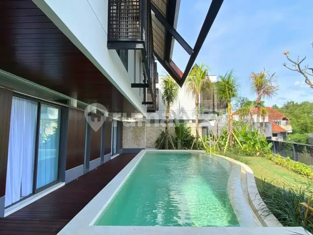 RUMAH MEWAH SEMI VILLA BARU FULL FURNIHED SHM CANGGU BALI - Image 6 of 10