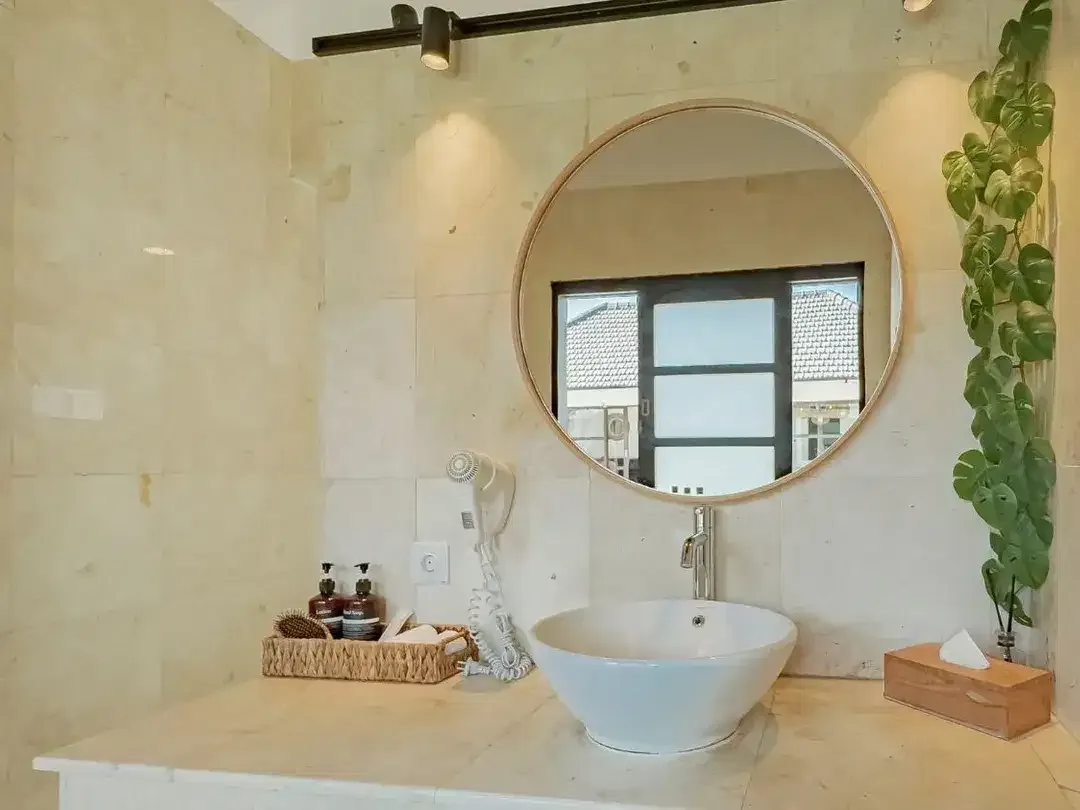 Premium 4-Bedroom Villa for Rent in Kerobokan Kelod – Peaceful Living Near Seminyak & Canggu - Image 9 of 10