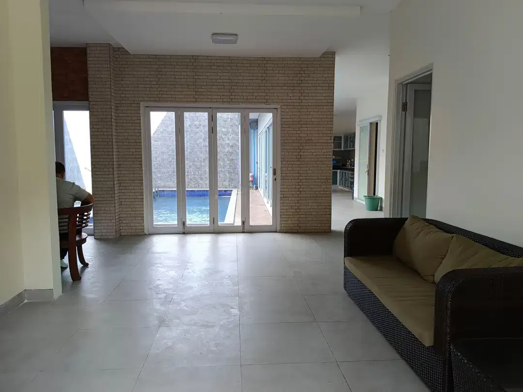 RUMAH SEMI VILLA PRIVAT POOL 4 BR KAWASAN BAGUS RENON - Image 4 of 10