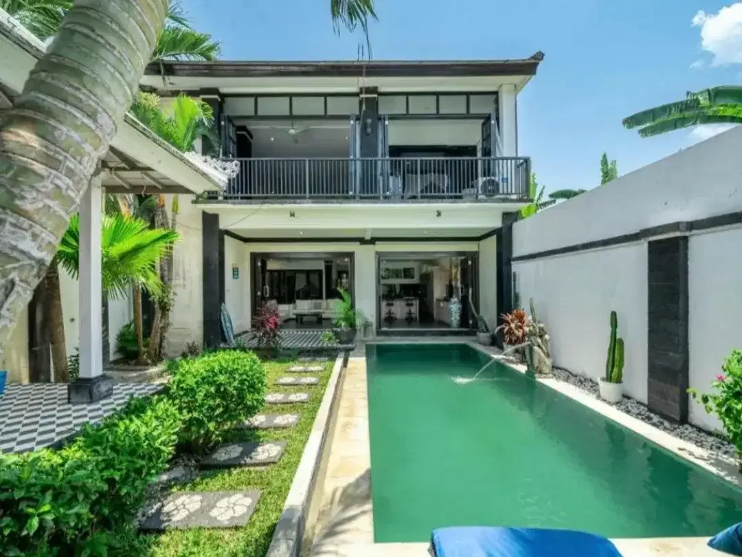 Dijual Villa Bonus Coffee Shop Di Canggu Bali - Full Furnished - Image 2 of 10