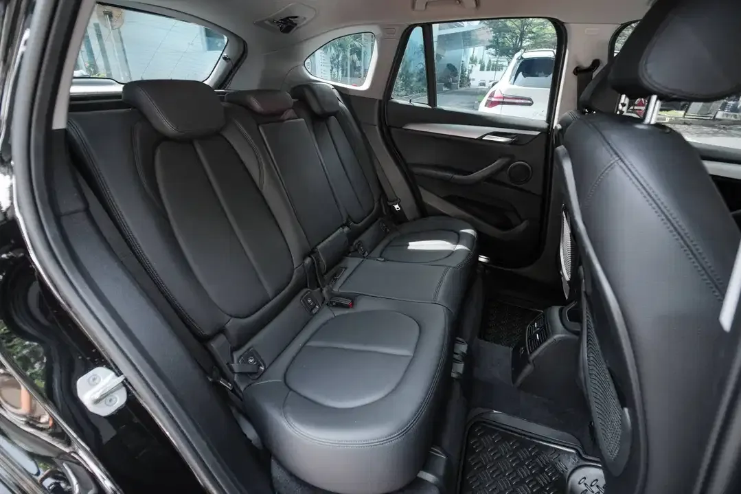 BMW X1 18i Dynamic (2022) - Image 9 of 10