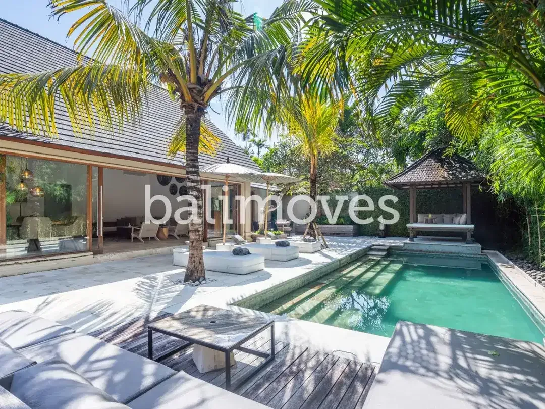 Villa Cantik dan Cerah Di Atas Tanah 500m2 Di Tepi Pantai Sanur - Image 6 of 10