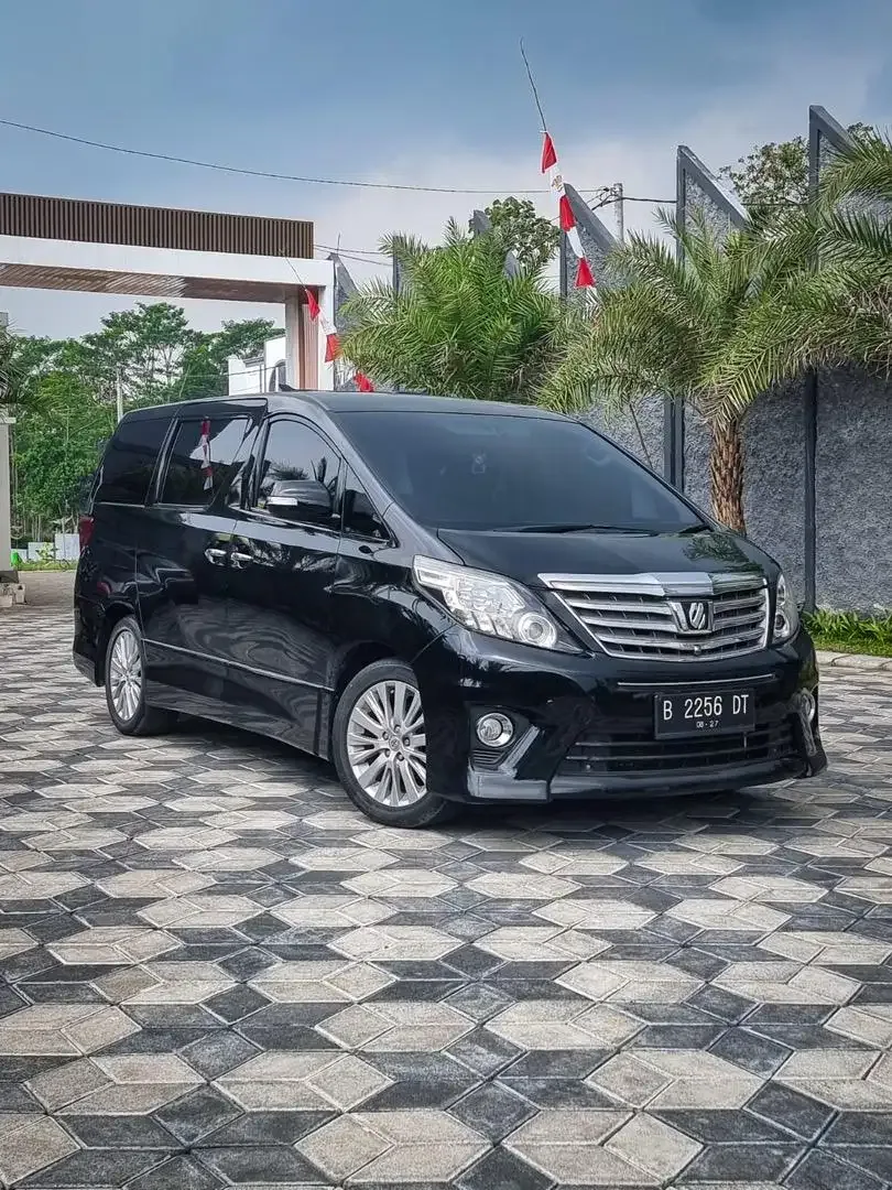 Toyota Alphard 2.4 SC Premium Sound A/T CBU 2012 Japan Spec Koko Motor - Image 8 of 10
