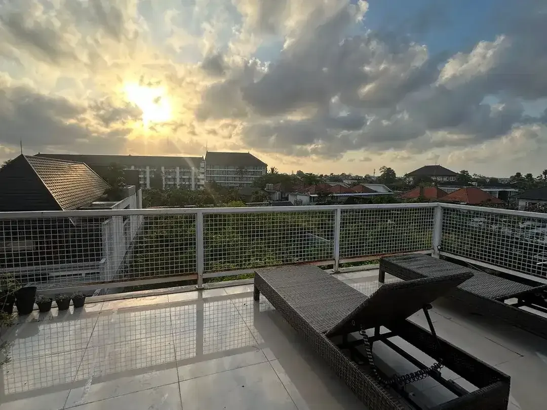 6 Bedroom Villa for sale in Seminyak, Bali - Image 2 of 10