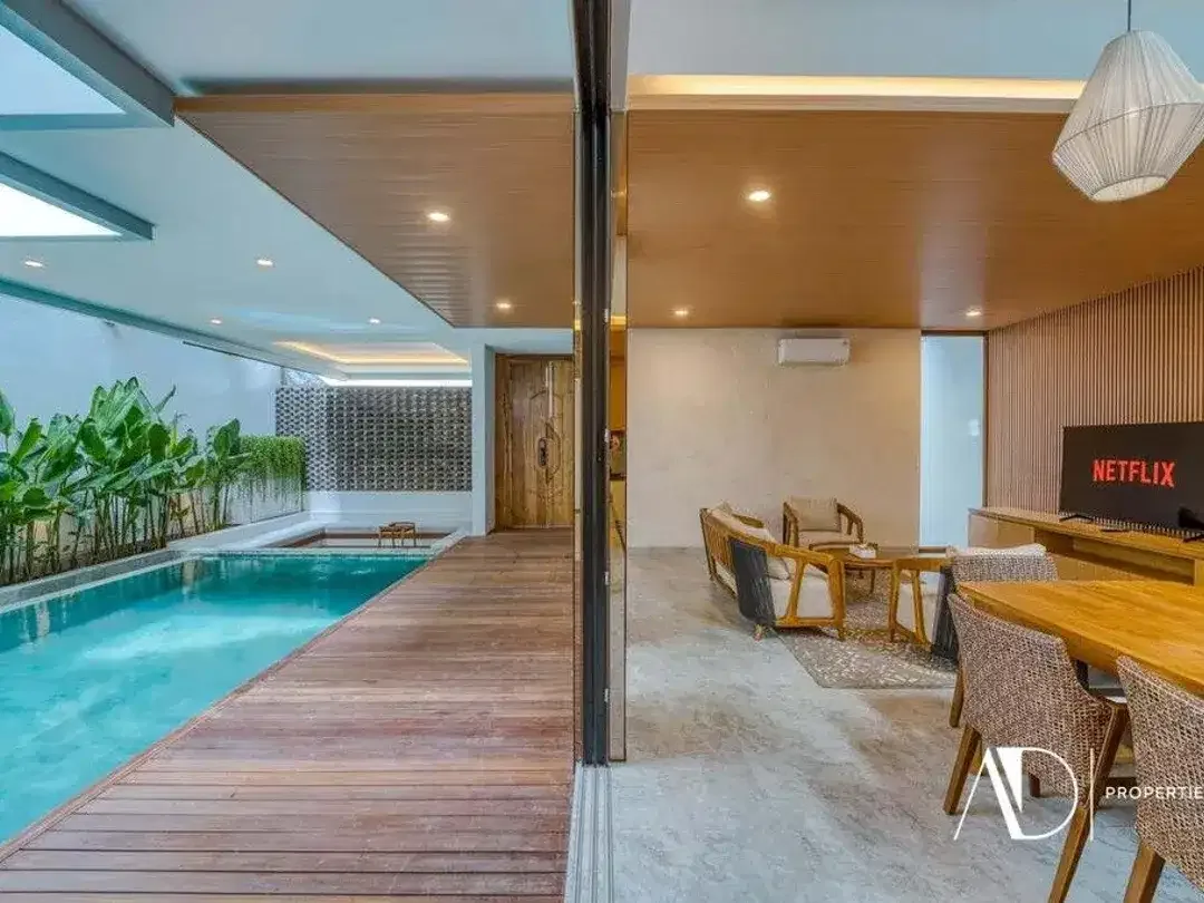 FREEHOLD | MODERN 4-BEDROOM VILLA IN PRIME BERAWA, CANGGU - Image 2 of 10