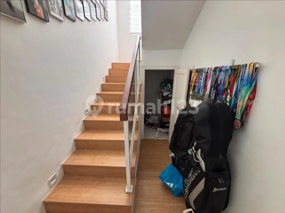 Rumah Sewa Jangka Panjang Diperumahan Renon dengan 4 Kamar Tidur - Image 2 of 4
