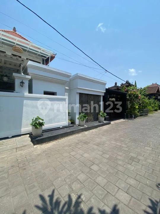 Villa di Pengiyasan Sanur Cantik Siap Huni Fully Furnished Akses Jalan Lebar Nyaman dan Homey - Image 2 of 4