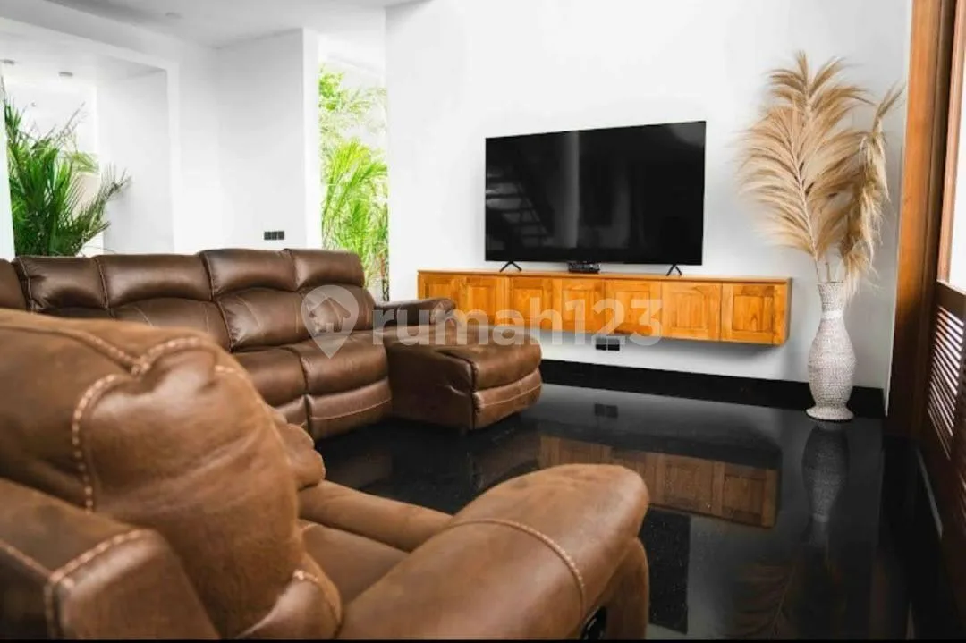 Dijual Villa di Berawa, Canggu - Image 3 of 4