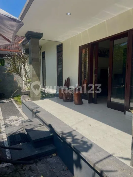 Disewakan Rumah Semi Villa di Sanur Siap Huni Dekat Icon Mall - Image 2 of 4