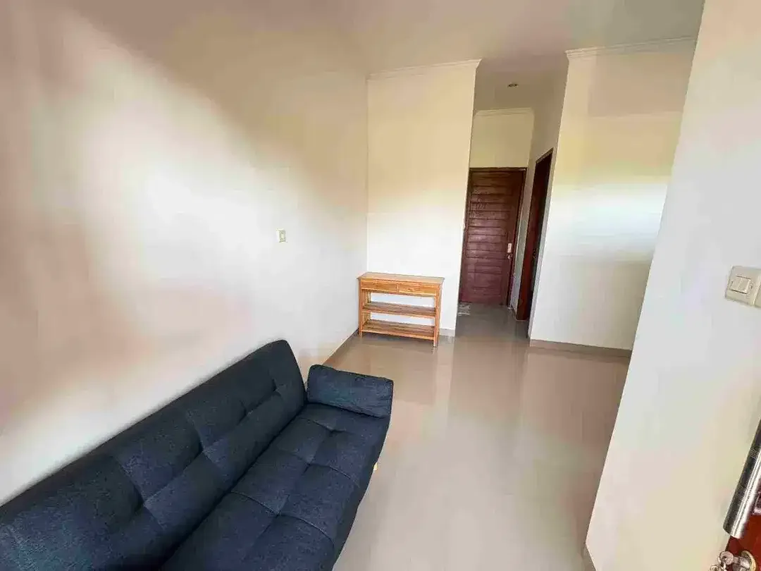 Disewakan Rumah 3KT di Lingkungan Elit Renon. Sewa minimal 2 tahun. - Image 2 of 9
