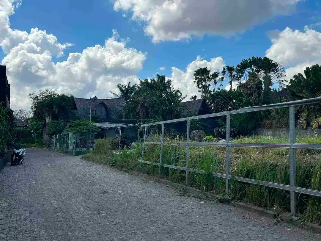 TANAH PREMIUM DEKAT PANTAI BERAWA CANGGU. KUTA UTARA BALI. - Image 3 of 7