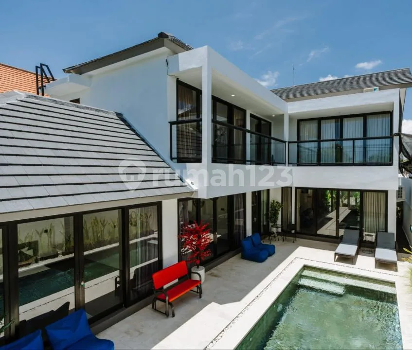 Villa Modern 4 Kamar Pantai Berawa #7731 - Image 1 of 4